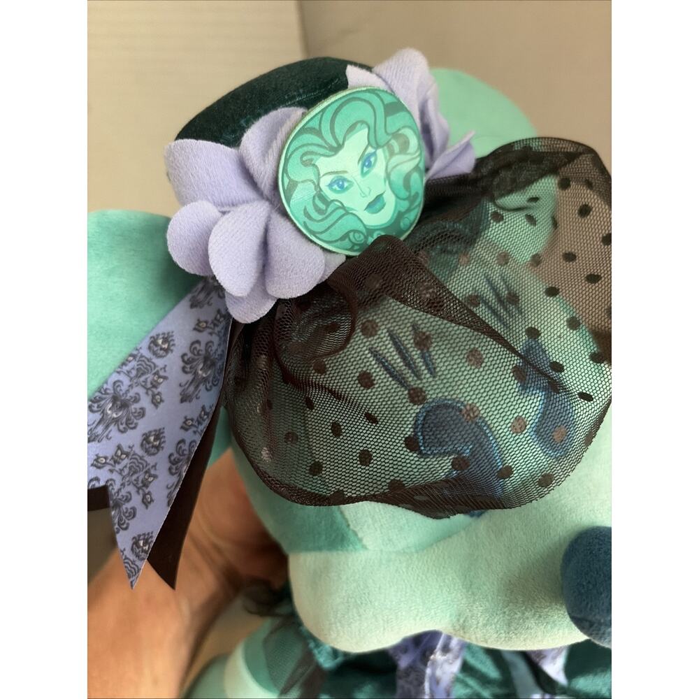 Minnie Mouse Main Attraction Haunted Mansion Plush 10/12 2020 w/ Tags - Picture 11 of 16